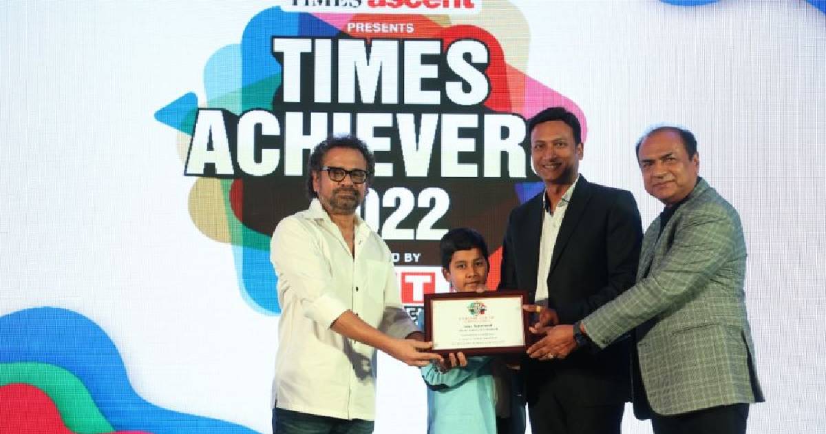 Director Atin J Agarwal of Jaipan Industries awarded As Best Kitchen Appliance Brand leader 2022 at Times Achiever awards